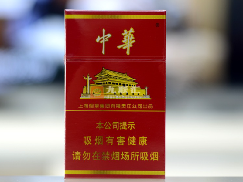 东兴互市贸易区仓储出库流水线